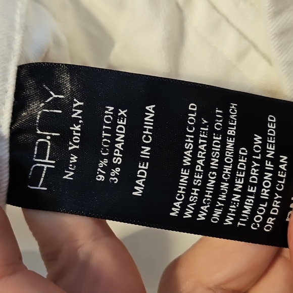 Women's White Cropped Frayed-Hem Jeans - Picture 3 of 14